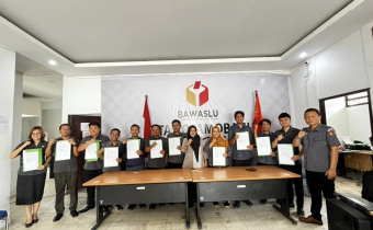 Teken Kontrak 2026, Bawaslu Kotamobagu Tanda Tangan Pakta Integritas dan Perjanjian Kinerja