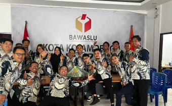 Foto Bersama Pelaksanaan HUT Bawaslu ke 18 Tahun